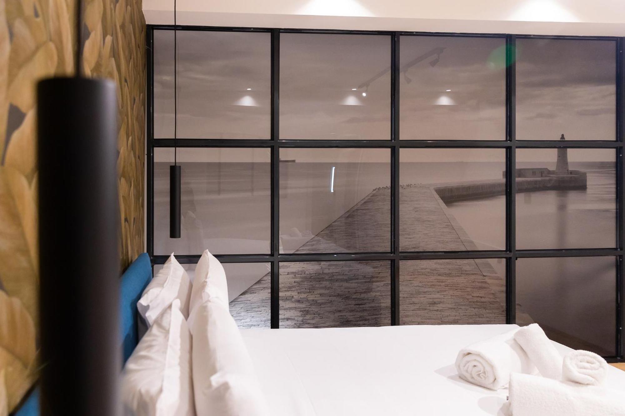 Florette Suite 1Br With Stunning Lounge Terrace By Arcobnb Il-Furjana Exteriör bild