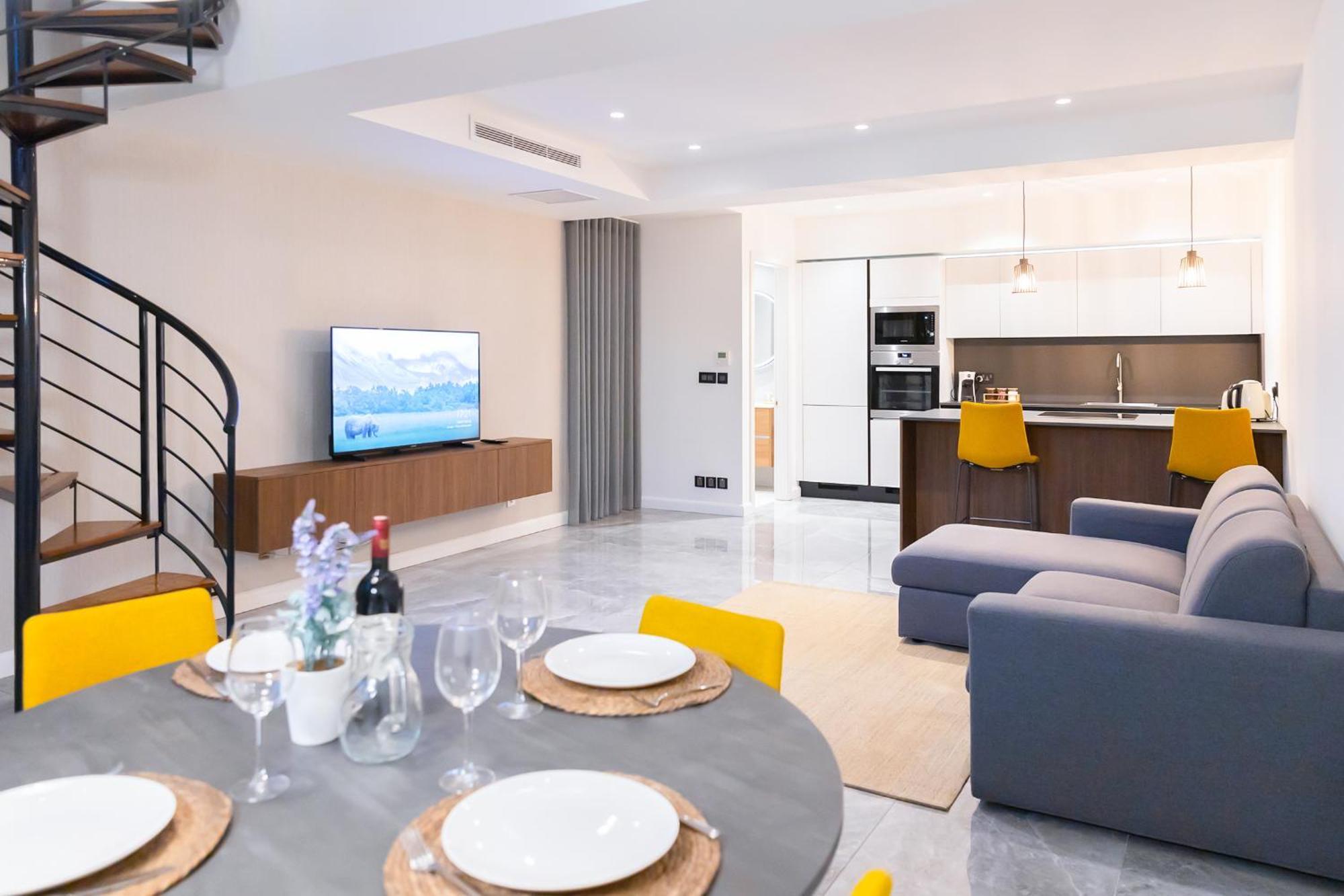 Florette Suite 1Br With Stunning Lounge Terrace By Arcobnb Il-Furjana Exteriör bild