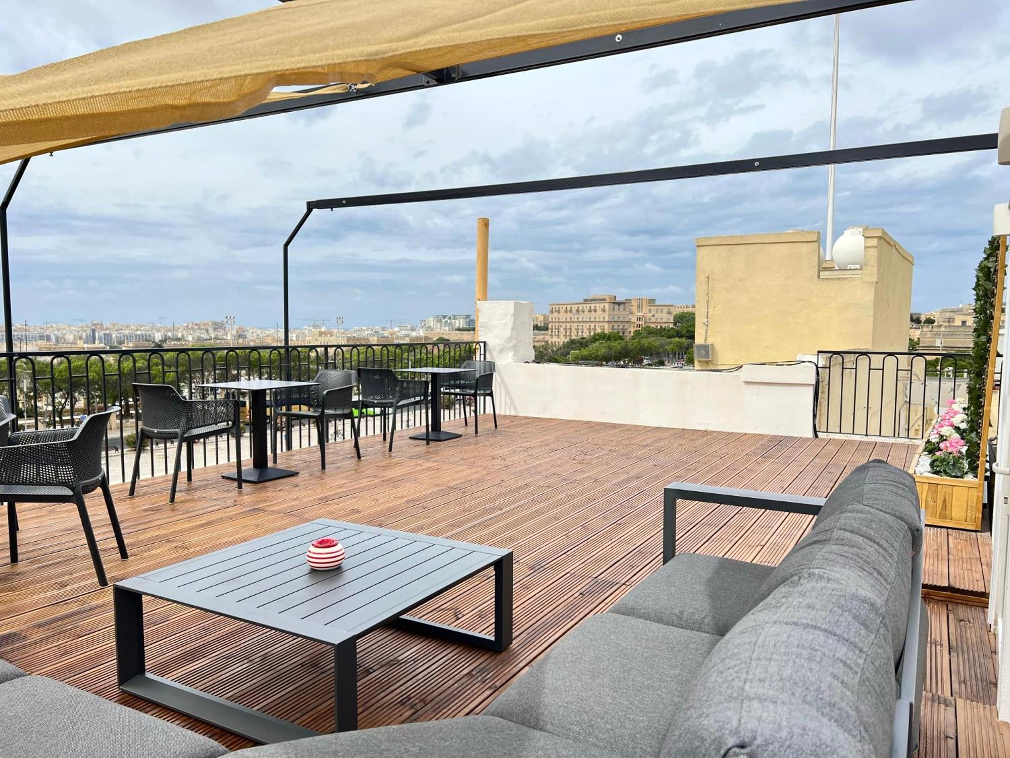 Florette Suite 1Br With Stunning Lounge Terrace By Arcobnb Il-Furjana Exteriör bild
