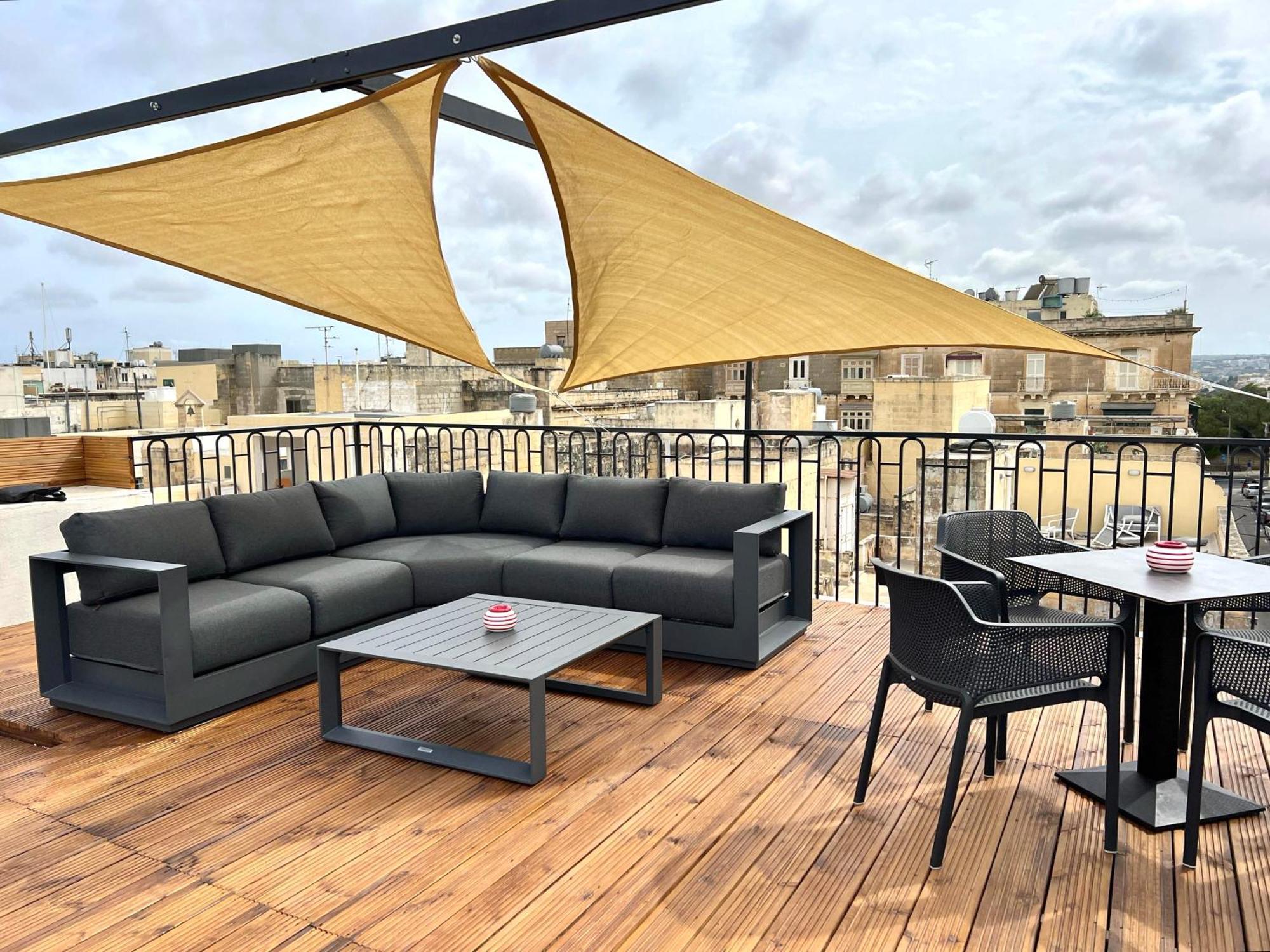 Florette Suite 1Br With Stunning Lounge Terrace By Arcobnb Il-Furjana Exteriör bild