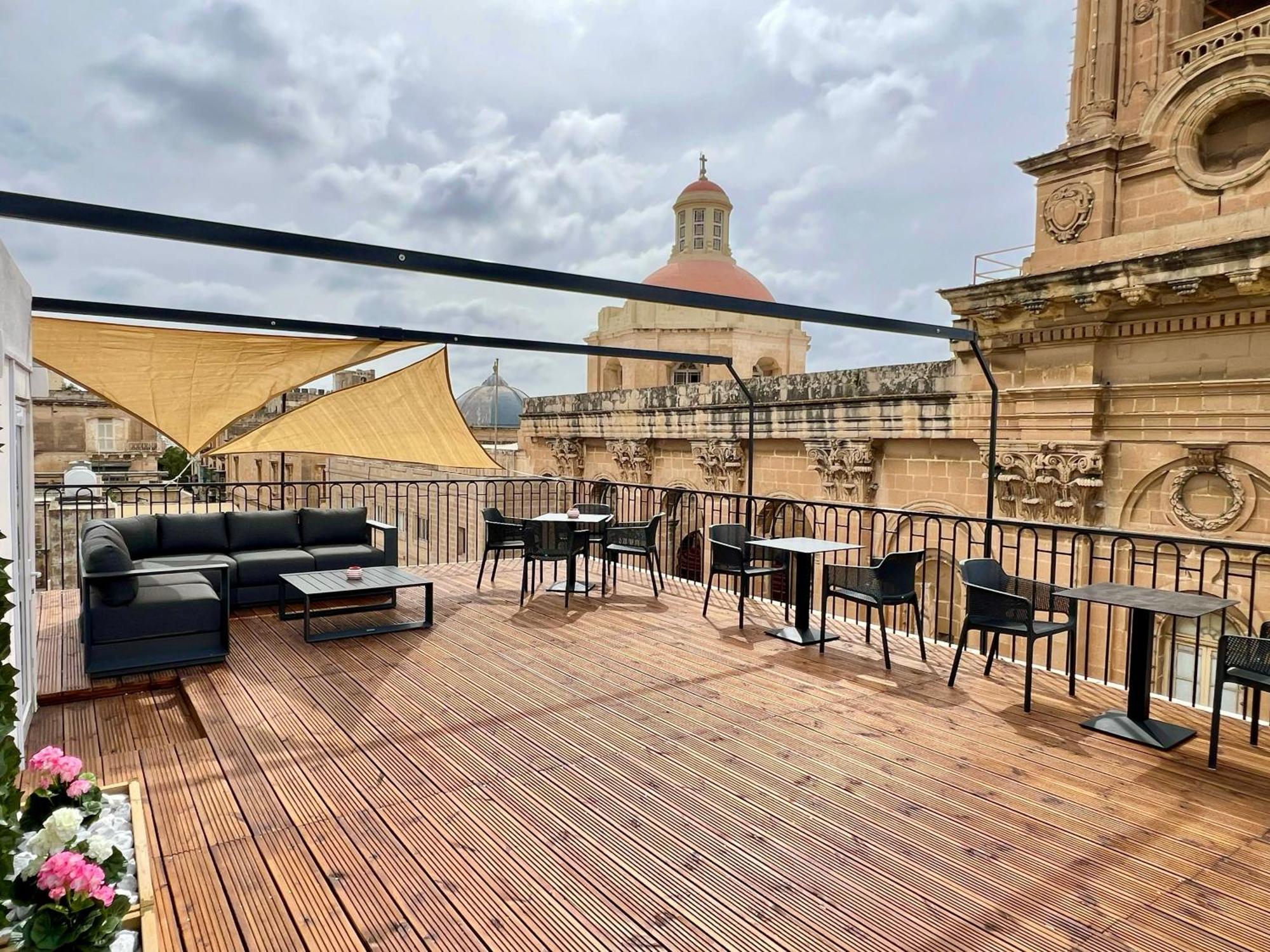 Florette Suite 1Br With Stunning Lounge Terrace By Arcobnb Il-Furjana Exteriör bild